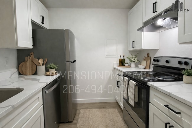 427 S 325th Pl in Federal Way, WA - Foto de edificio - Building Photo