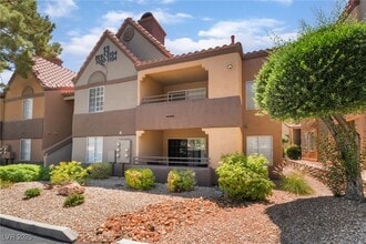 2200 S Fort Apache Rd in Las Vegas, NV - Foto de edificio - Building Photo
