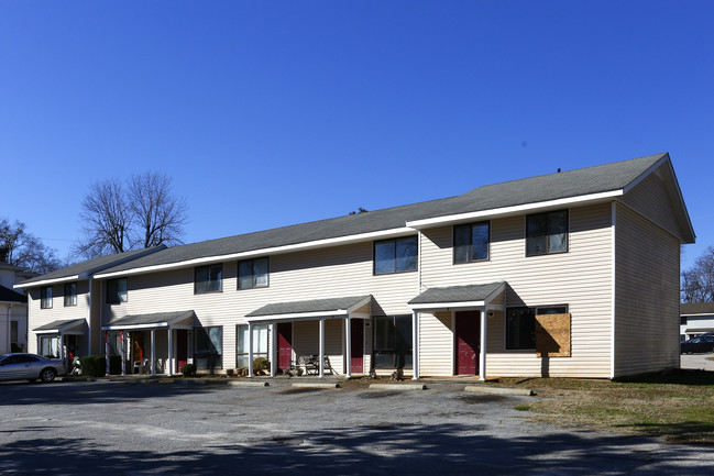 Magnolia Townhomes in Barnesville, GA - Building Photo - Building Photo