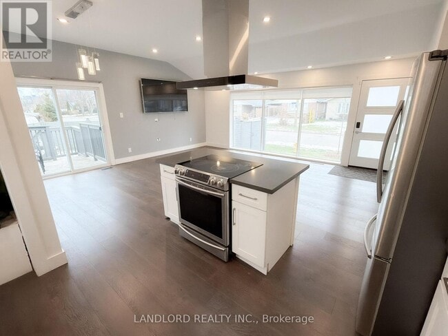 property at 18 Deerfield Rd