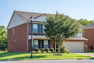 1001 Benwick Rd in Hendersonville, TN - Building Photo - Building Photo