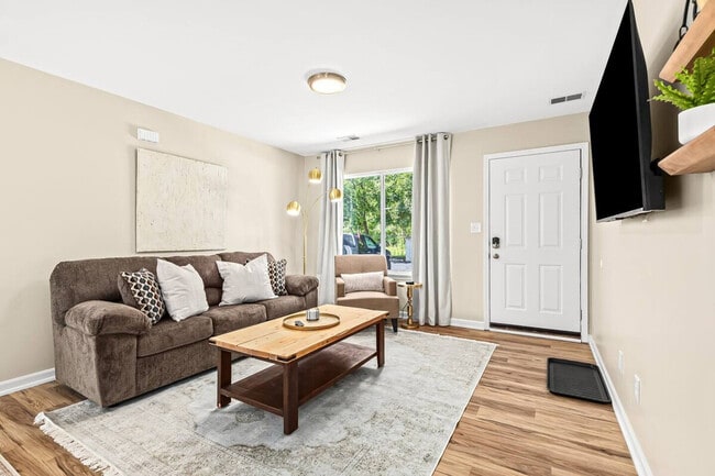 27990 Gratiot Ave in Roseville, MI - Building Photo - Building Photo