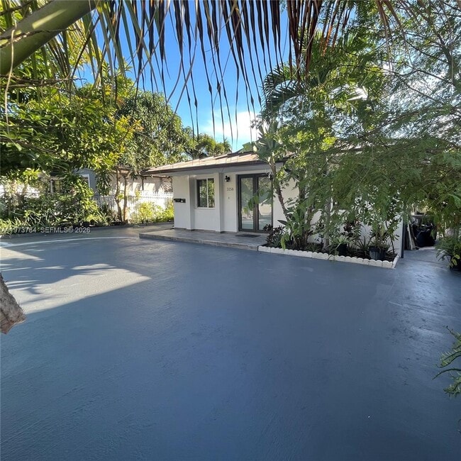 3156 SW 16th St in Miami, FL - Building Photo - Building Photo