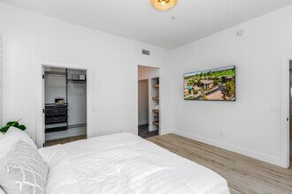 7027 N Scottsdale Rd, Unit 225 in Paradise Valley, AZ - Foto de edificio - Building Photo