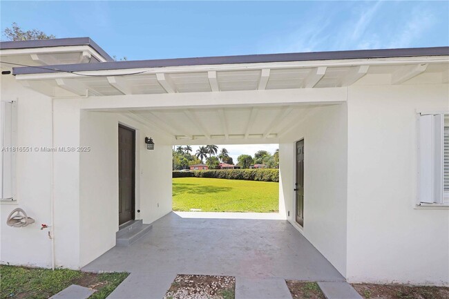 3296 NW 14th Terrace in Miami, FL - Building Photo - Building Photo