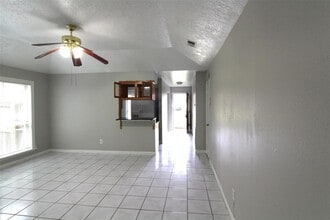3330 Dragonwick Dr in Houston, TX - Building Photo - Building Photo