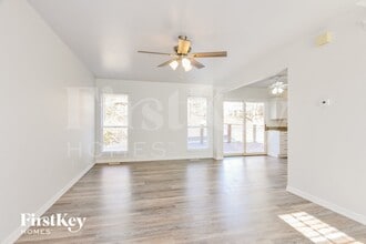 209 Royallsprings Pkwy in O'Fallon, MO - Building Photo - Building Photo