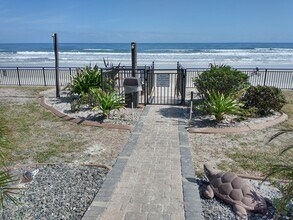 1909 S Atlantic Ave, Unit 720 in Daytona Beach, FL - Foto de edificio - Building Photo