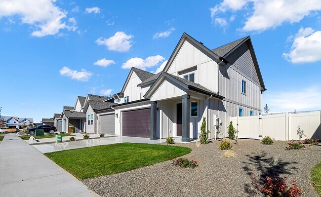 8164 W Grey Alder Dr in Eagle, ID - Building Photo - Building Photo