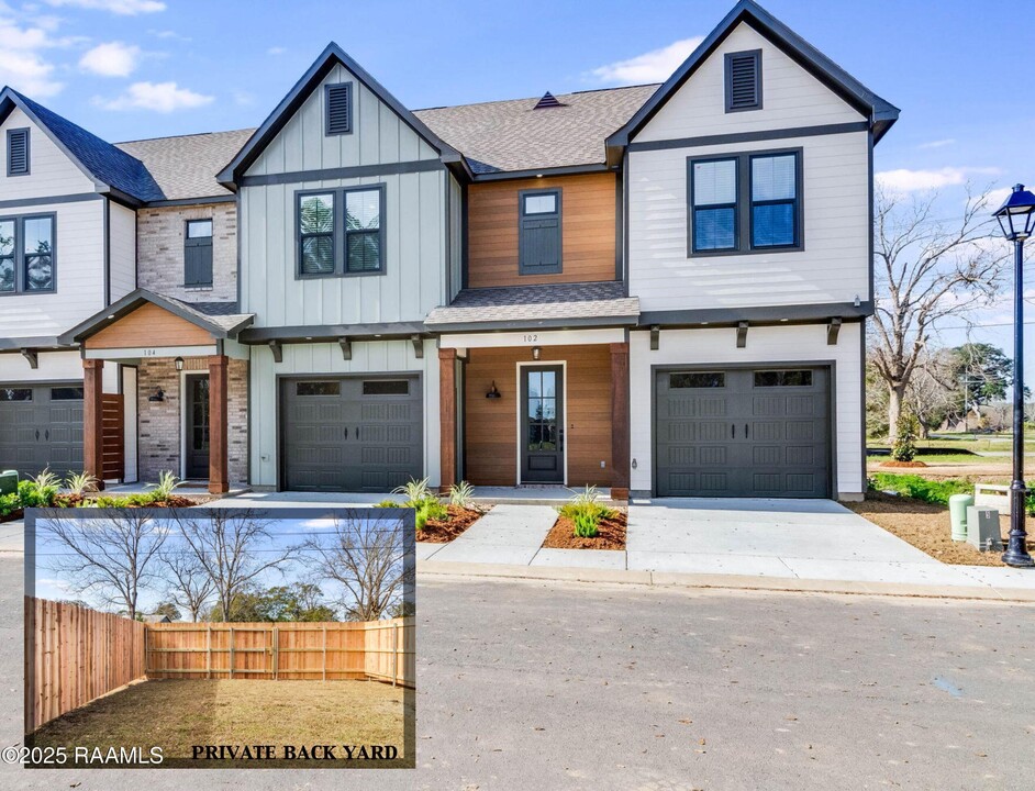 104 Modera Pl in Youngsville, LA - Building Photo