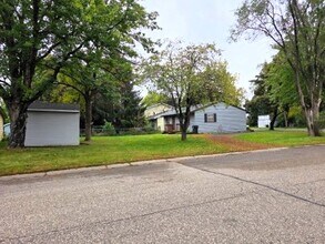 653 N 2nd St in New Richmond, WI - Building Photo - Building Photo