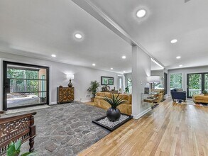 120 Huntcliff Point NE in Atlanta, GA - Foto de edificio - Building Photo