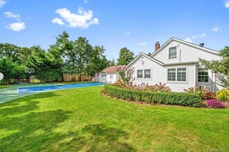 31 Liberty St in Westhampton Beach, NY - Foto de edificio - Building Photo