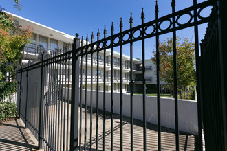 Perry Street Flats in Montgomery, AL - Foto de edificio - Building Photo