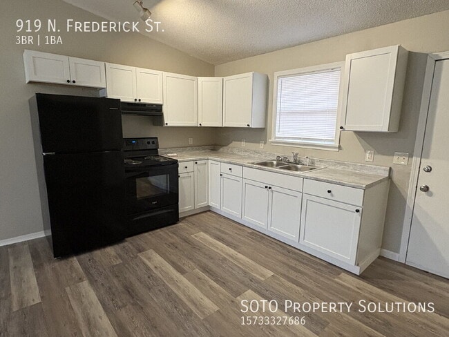 919 N Frederick St in Cape Girardeau, MO - Building Photo - Building Photo