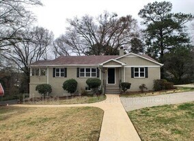 724 Self Dr in Birmingham, AL - Building Photo