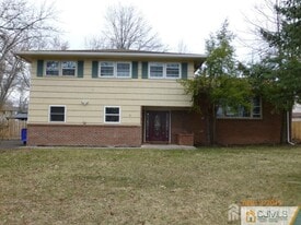 2 Ventnor Dr in Edison, NJ - Building Photo