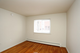 Norwich Apartments in Norwich, CT - Building Photo - Interior Photo