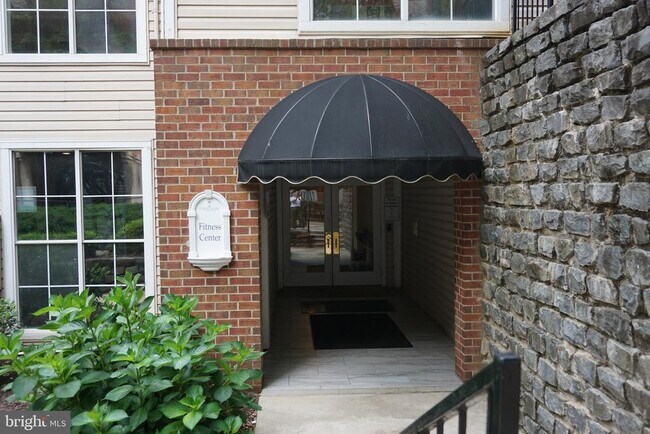 1527 Lincoln Way in McLean, VA - Building Photo - Building Photo
