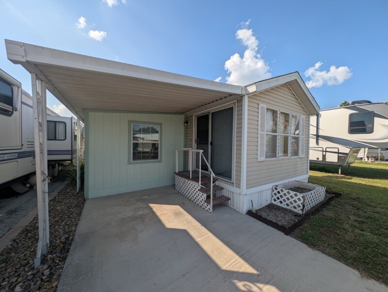 117 Peach St in Edinburg, TX - Building Photo