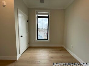 157 Everett St in Boston, MA - Building Photo - Building Photo