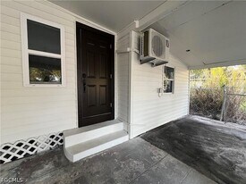 1270 Allen St, Unit B in Ft. Myers, FL - Building Photo