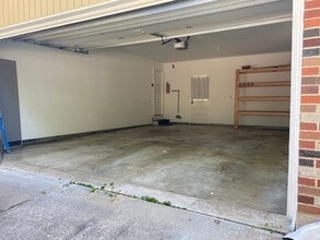 1208 Eagleshire Dr in Manchester, MO - Foto de edificio - Building Photo