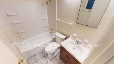 1712 Radio Rd in Dayton, OH - Building Photo - Building Photo