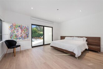 900 W 47th Ct in Miami Beach, FL - Foto de edificio - Building Photo