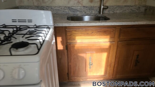 349 Pleasant St