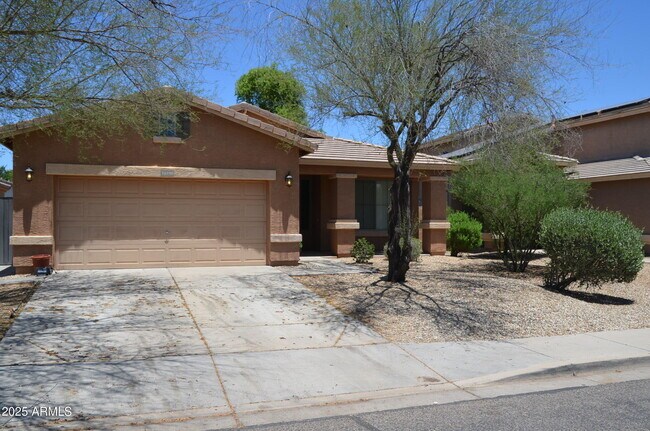 16190 W Winchcomb Dr in Surprise, AZ - Building Photo - Building Photo