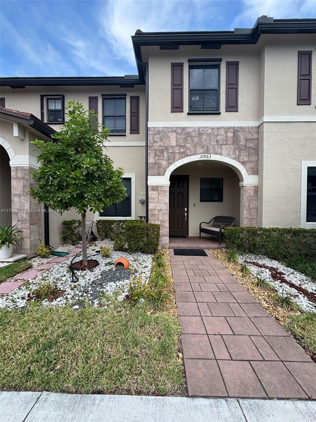 property at 10963 W 32nd Ln
