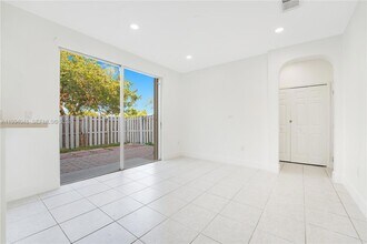 27433 SW 137th Ct in Homestead, FL - Building Photo - Building Photo