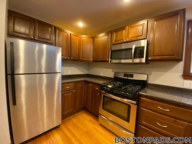 36 Speridakis Terrace, Unit 3 in Cambridge, MA - Building Photo - Building Photo