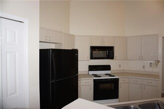 16233 Coopers Hawk Ave in Clermont, FL - Foto de edificio - Building Photo