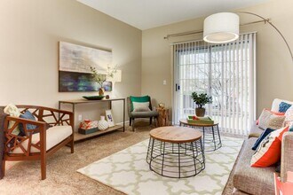 The Bradford at Easton Apartment Homes in Columbus, OH - Foto de edificio - Building Photo