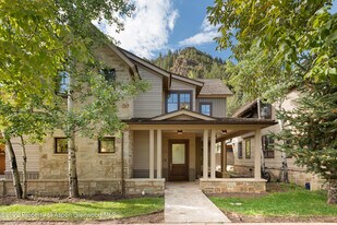 509 W Hopkins Ave in Aspen, CO - Building Photo