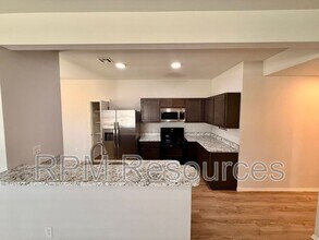 11009 NW 100th St in Yukon, OK - Building Photo - Building Photo