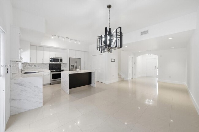 22242 SW 88th Path in Cutler Bay, FL - Building Photo - Building Photo