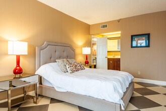 355 S Broadway in Lexington, KY - Building Photo - Building Photo