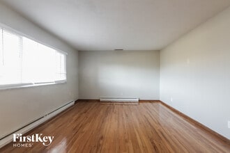 8141 S East St in Indianapolis, IN - Building Photo - Building Photo