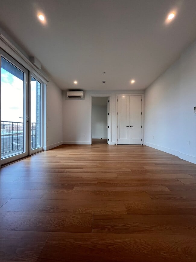 546 Martin Luther King Jr Dr, Unit 408 in Jersey City, NJ - Building Photo - Building Photo