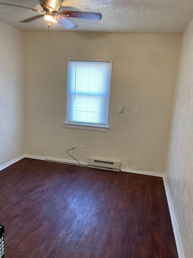 1104 Victory Blvd-Unit -Apt 4 in Portsmouth, VA - Building Photo - Building Photo