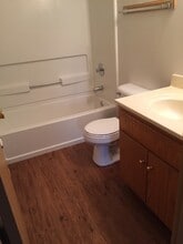 Guion Street in Ottawa, IL - Foto de edificio - Building Photo