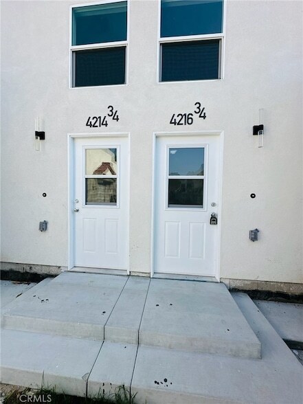 4214 Lockwood Ave, Unit 3/4 in Los Angeles, CA - Building Photo - Building Photo