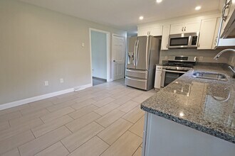 17 Fairview Dr in Westford, MA - Building Photo - Building Photo