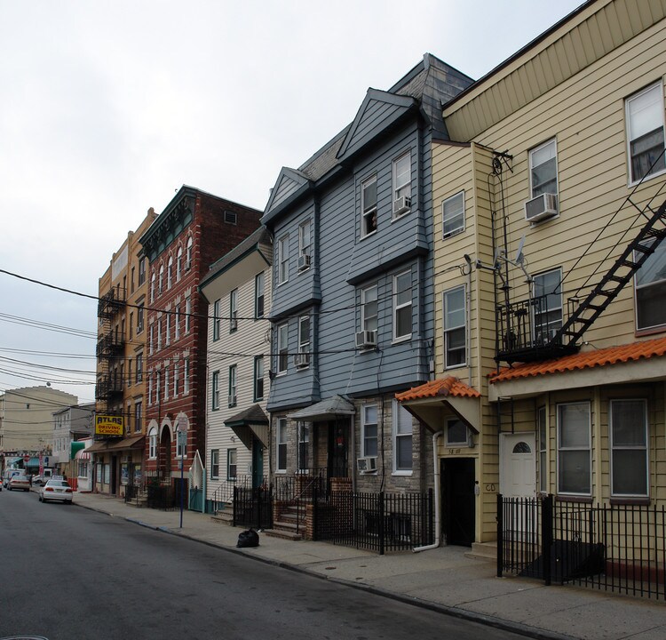 62 Monroe St in Newark, NJ - Foto de edificio