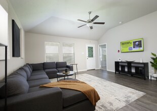 5019 Topaz Bnd in San Antonio, TX - Building Photo - Building Photo