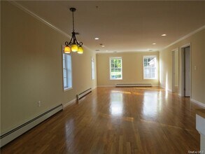 106 Newport Bridge Rd, Unit 4 in Warwick, NY - Building Photo - Building Photo