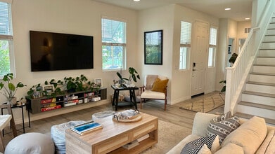 194 Olive Ave in Upland, CA - Foto de edificio - Building Photo